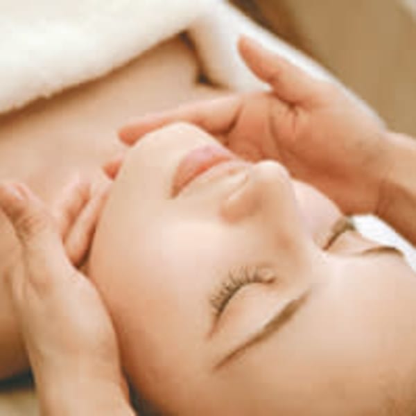 《初回がお得に》【泥美容】高いハンドテクニックと充実のフェイシャルケアがお得に試せる！！|Vie-ビィ(山野愛子どろんこ美容 北野田店)