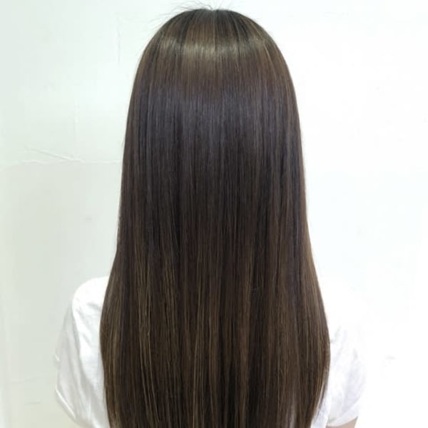 オリジナルのプロセスで施す縮毛矯正は今までにない手触りとしなやかな艶髪を手に入れられます|Ash 中目黒店