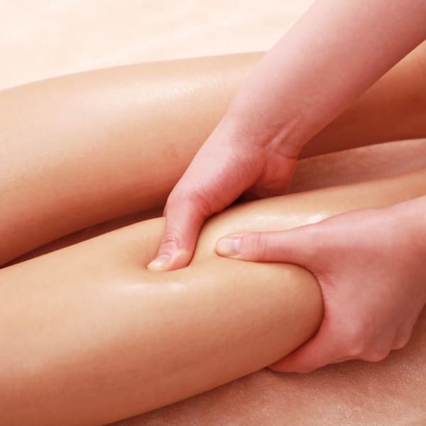 美脚を目指している方オススメ！！|バストアップ専門サロン Breast 新宿本店