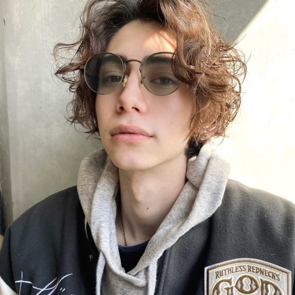 《パーマの種類も豊富◎》お手入れ簡単★カッコイイが叶うパーマスタイルに仕上げます♪|REVES