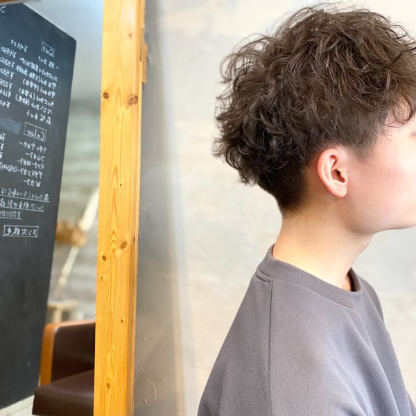 スーツ仕事の営業マンでもオススメのパーマがあります！札幌でメンズパーマといえばヘアーサロン☆ソローク|HAIRSALON solork