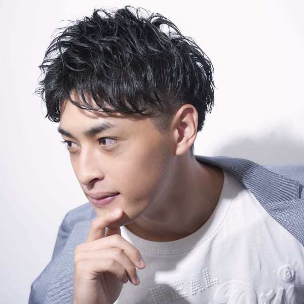 【ツヤUPカラーや白髪染めも】オフィスでもプライベートでも自然に馴染む色味に♪似合うカラーをご提案☆|LAVIE NEW STANDARD BARBER HANARE 新宿