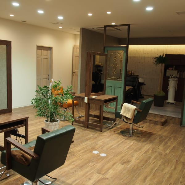 髪や頭皮に優しいこだわり薬剤で髪が痛まずしっかり染まります◎ヘアスタイルに彩りを♪♪|TORONCO