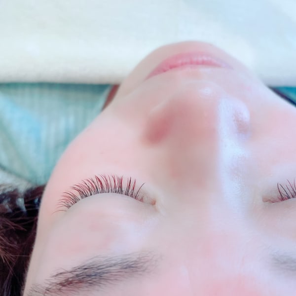 【ナチュラルな仕上がり*フラットラッシュ100本】モチ重視派のマツエク上級者も納得の仕上がりに。|nicoeyelashsalon