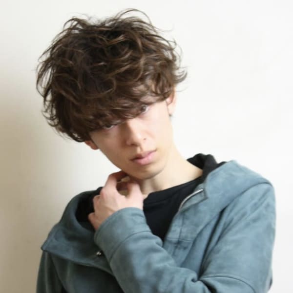 グググッと頭皮をもみほぐすヘッドスパで血行改善♪清潔な髪へと徹底ケアいたします！！|RATIO HAIR DESIGN