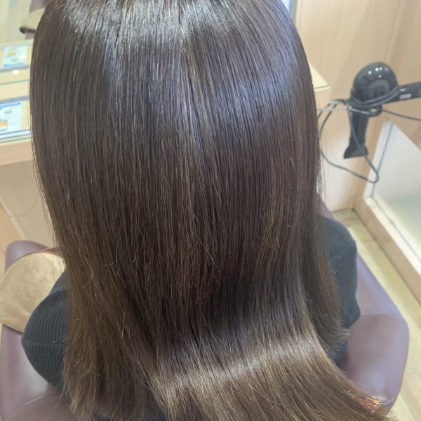 髪質に合わせた「縮毛矯正」「酸性ストレート」「ストレートパーマ」|reve by first