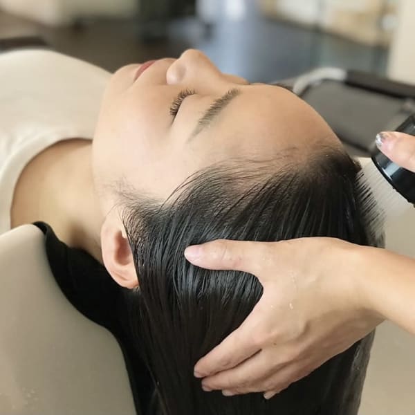 頭皮洗浄ヘッドスパが自慢のサロン|Sancha Salon