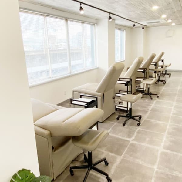 パッチリ目元が叶う♪【パリジェンヌラッシュ】自まつ毛を根元から80度に立ち上げるデザイン☆彡|beauty salon shucre 一宮駅店