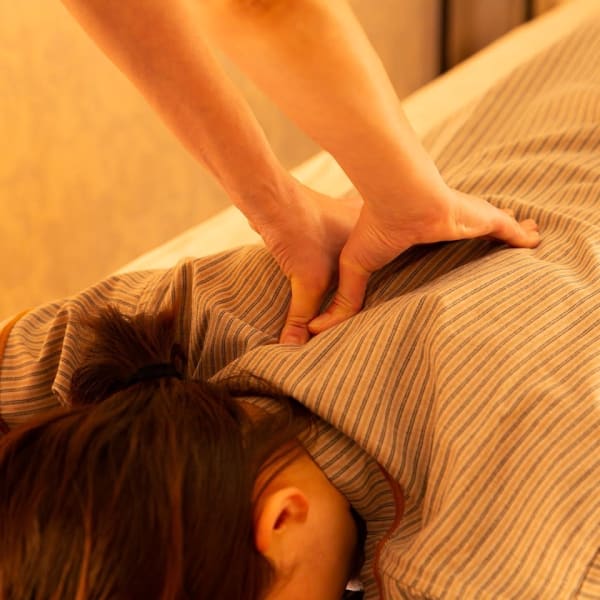 オススメ☆【部分集中整体】姿勢が悪い・猫背に◆整体◆的確な手技で体の不調を改善します！|癒しの里 大宮店