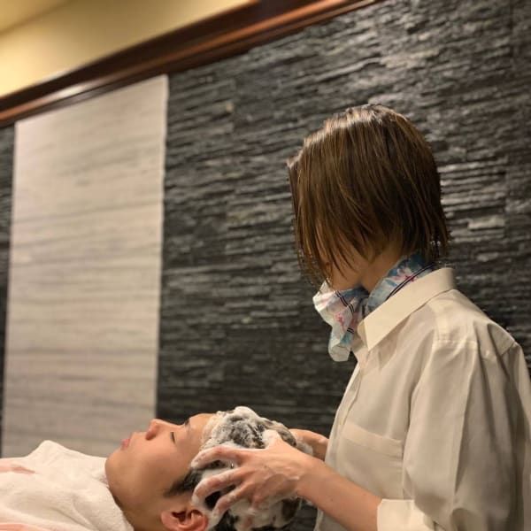 頭皮スッキリ♪【プラーミアHead Spa】頭皮を改善して、元気な髪へとサポートいたします！！|ヒロ銀座BARBER SHOP 名古屋本店