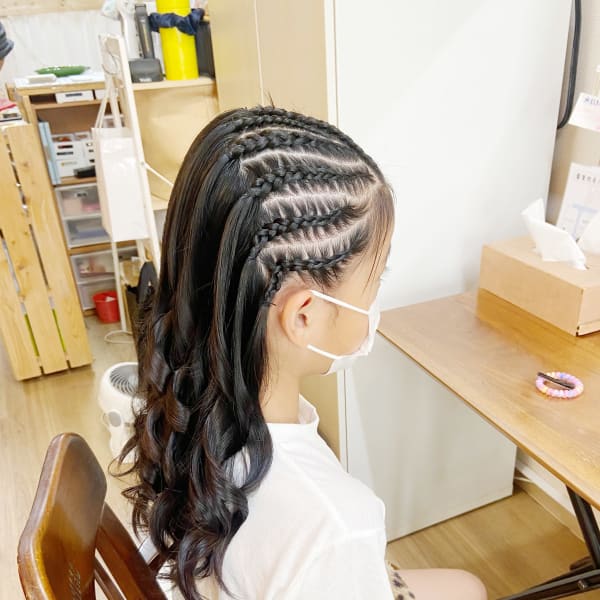 特殊なヘアもお任せ♪エクステ、コーンロウ、ブレイズなどダンスイベントにも人気です!|ヘアセット&メイクアップ Roquat Salon