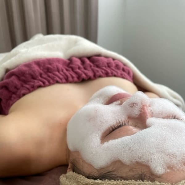 【ハリ☆艶肌 定番人気】 光フェイシャル&コラーゲンパック◆潤いたっぷりのツルンとしたモチ肌が実現★|private salon chouchou