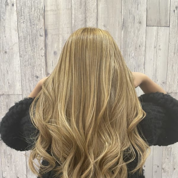 トレンドスタイルだけでなくダメージレスにも対応☆丁寧なカウンセリング×高技術で理想の色味へ♪|Lusso libera 池袋店