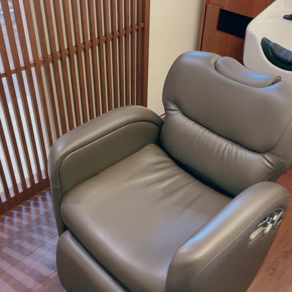 《指通りなめらか◎》こだわりトリートメントで潤いあふれる艶やかヘアへと仕上げます♪|あきら 三宮店