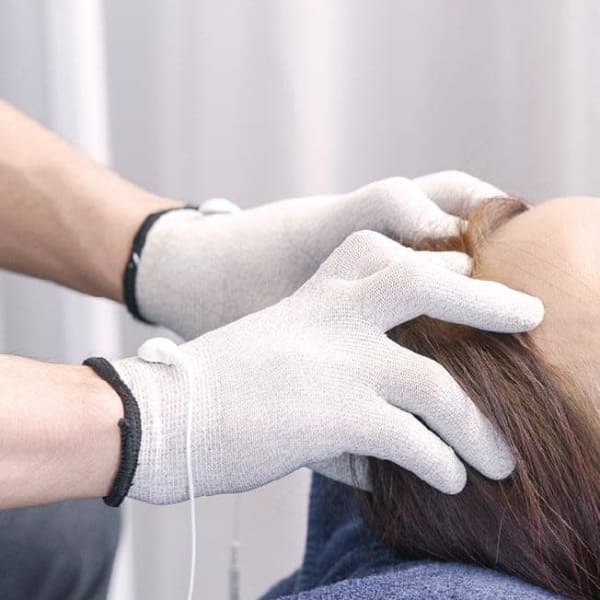 当店人気No.1◎【やみつきフェイス＆ヘッド】小顔セラピー☆周波数美容と独自の手技で頭をスッキリ！|FACE&BODY PEAK 池袋サロン