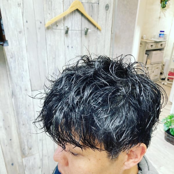 パーマ初心者におすすめ☆緩めのツイストスパイラルパーマ◎|LiNK【リンク】