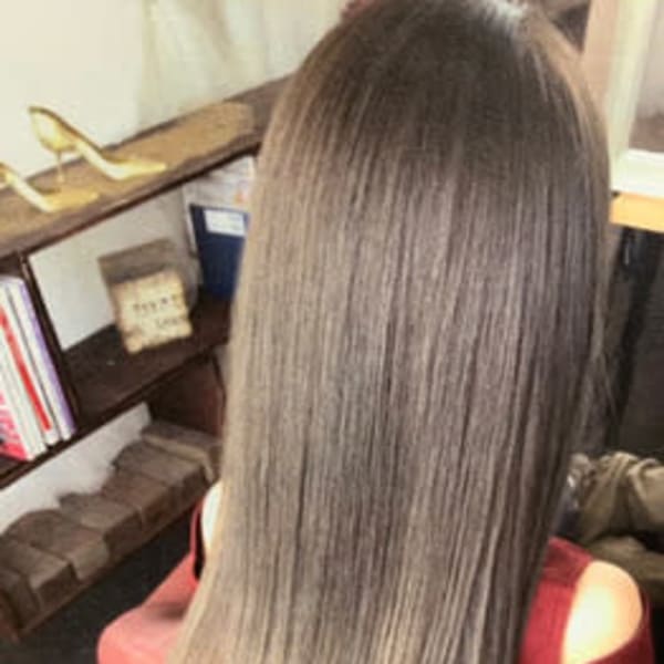 クセ毛で広がっちゃう！！！でも真っ直ぐにしたいわけじゃない❕という人のための新メニュー|美容室　グルービーヘア