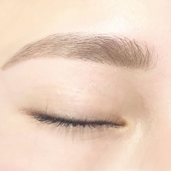 美眉で好印象◎【ハリウッドブロウリフト】眉用に開発された専用セット剤とWAXを使用☆彡|Lily eyelash & brow 広島