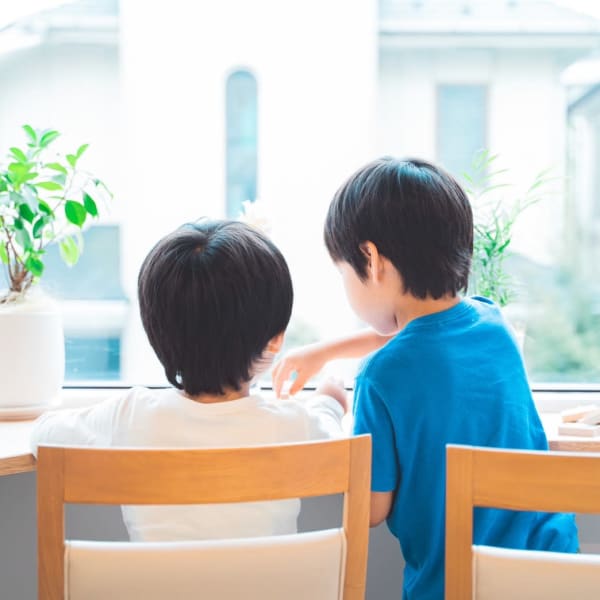 子供の姿勢が気になる方へ◎【キッズケアコース】各々の体型に合った姿勢修正、セルフケア指導をします◎|AOYAMA STYLE