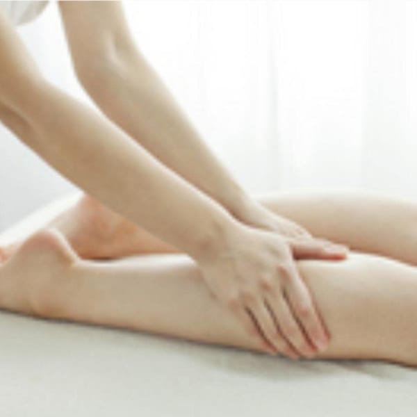 むくんだ脚を徹底ケア◎【アロマフットコース】スッキリとしたラインの美しい脚に導きます♪♪|ほぐし空間 優癒