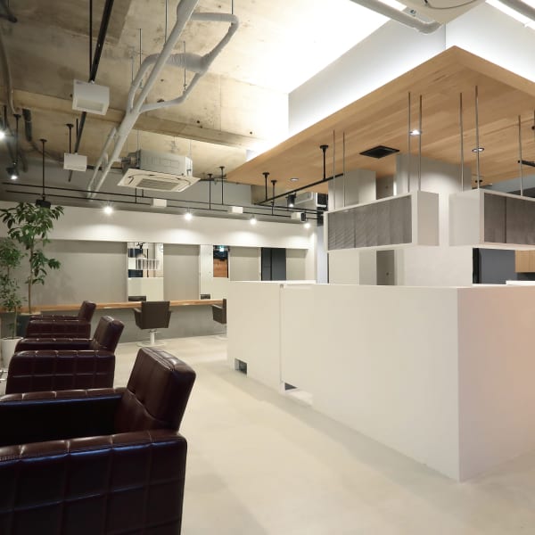 《透明感》ダブルカラー（ケアブリーチ）トレンドカラーなど幅広いカラーバリエーションが魅力♪♪|riley