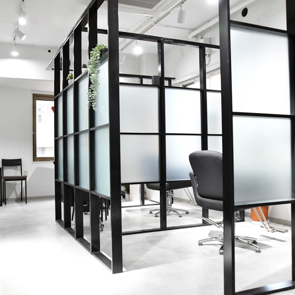 指通りなめらか◎【髪質改善トリートメント】潤いあふれるツヤツヤな髪へと仕上げます♪|個室サロン whisk