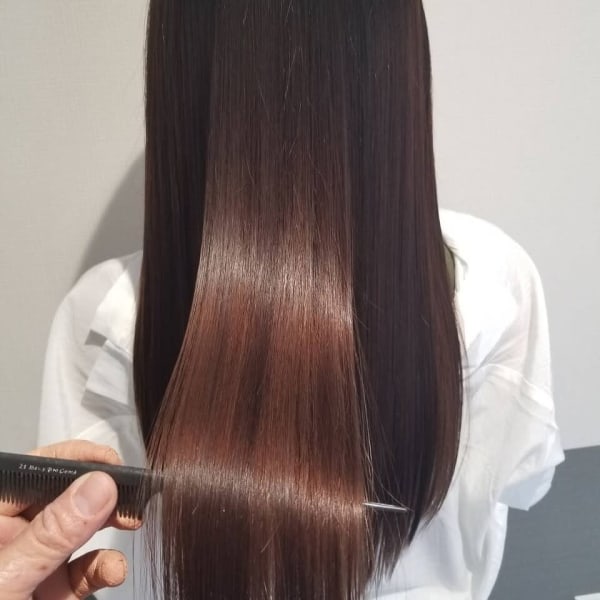 髪のお悩み解決！！デザイン×ケアで、最上級のうる艶髪へ◇|Eleanor 梅田店