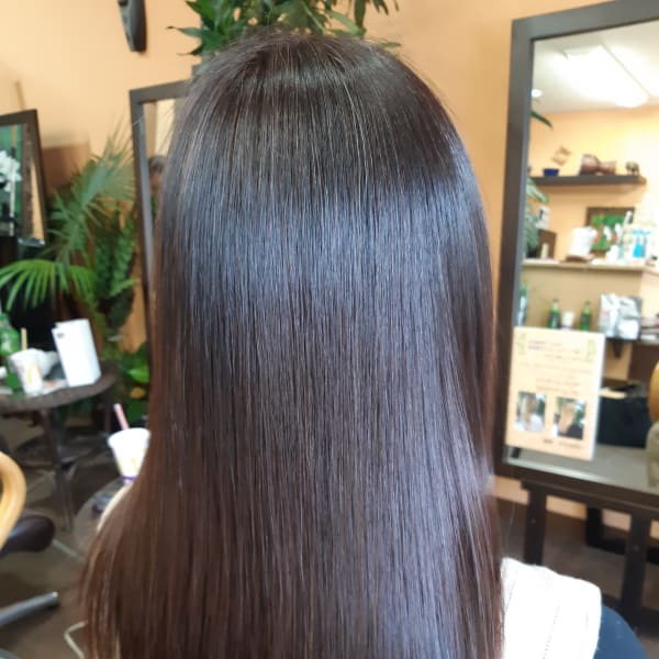 扱いやすさ☆【髪質改善縮毛矯正】柔らかくツヤのあるナチュラルな仕上がりを実現!!憧れの美髪へ◎|髪質改善縮毛矯正専門店エブリーストレート