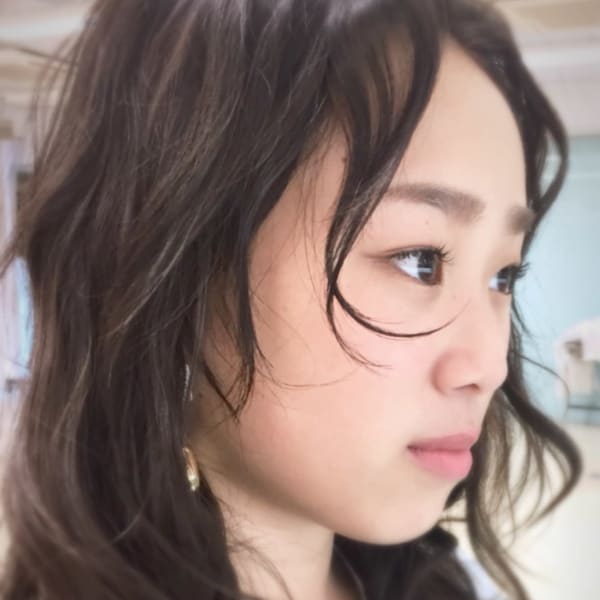 顔周りの緻密なデザインと髪質の魅せ方にこだわりアリ！|smileonnylon