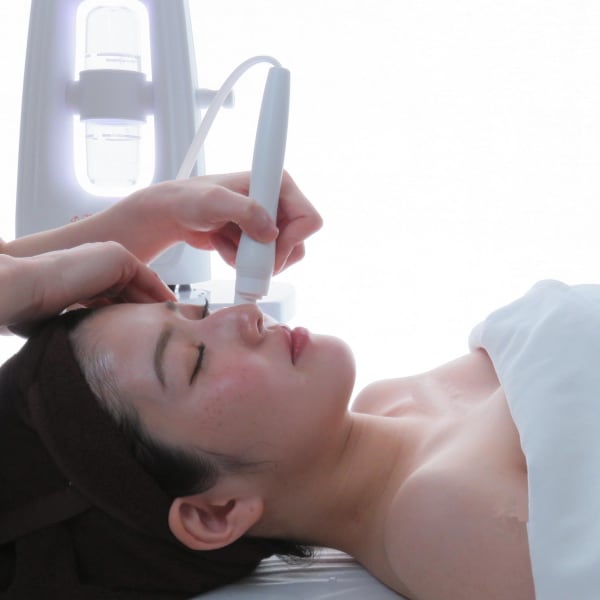 新鮮な水素×ハイドロ毛穴洗浄で“ごっそり毛穴汚れ除去”！|目元ケア女性専門フェイシャルサロン eyeleap 銀座店