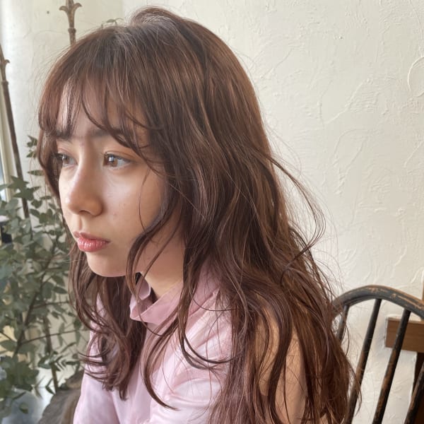 ミディアム・ロングヘアのカットが得意なサロン|hair salon カミナ