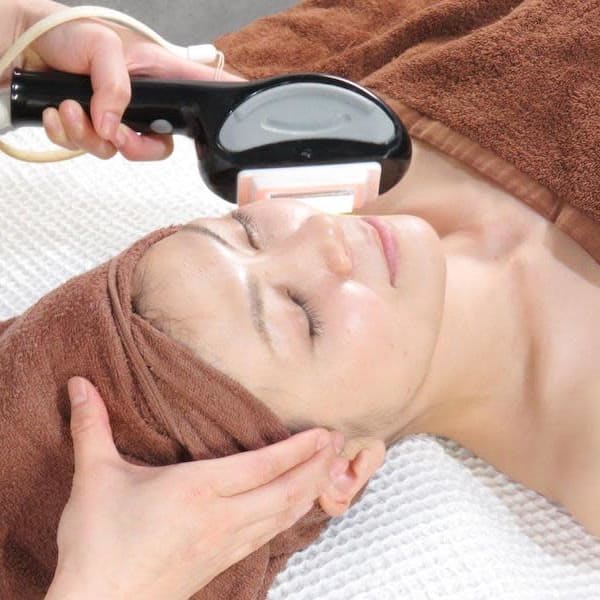 顔のトラブルには顔脱毛がおすすめ|ブランエミュ 池袋本店