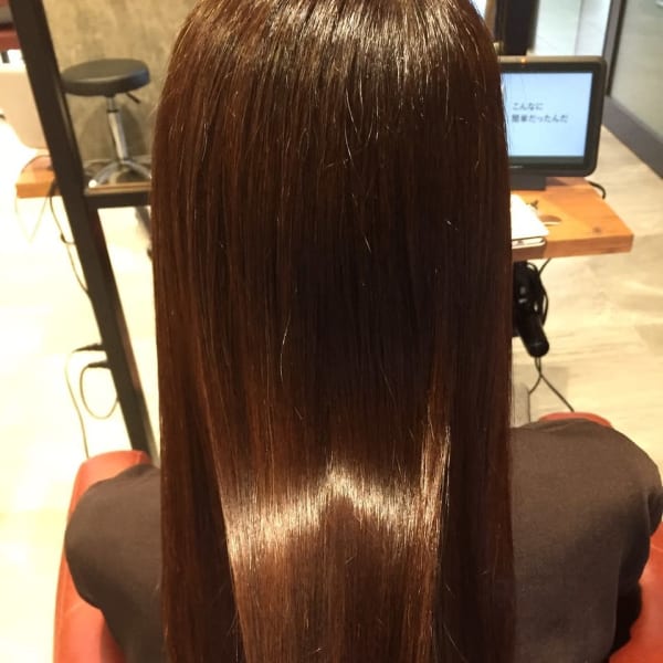 うるツヤになれる厳選トリートメントが自慢のサロン|EARTH coiffure beauté 甲府昭和店
