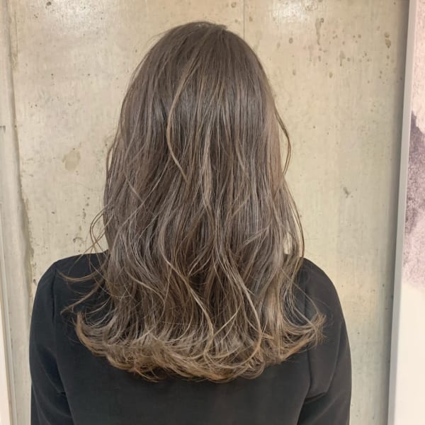 【カット+ハイライトカラー+トリートメント】仕事上制限がある方も◎透明感と艶感に大満足!|hoNua.