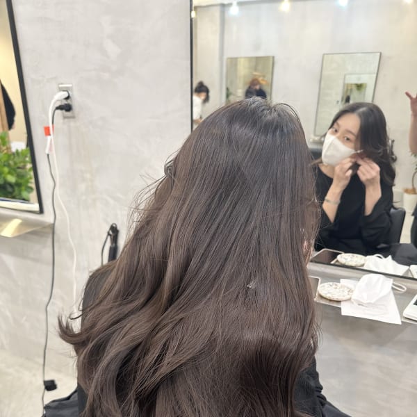 【Aujua（オージュア）4stepトリートメント】潤いあふれるツヤツヤな髪へと仕上げます♪|huge 三軒茶屋