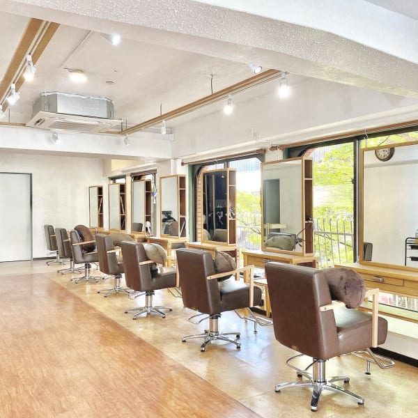 《ショートヘア得意◎》トレンド～定番スタイルまで幅広いヘアデザインでカワイイを引き出します☆彡|Uit HAIR SALON