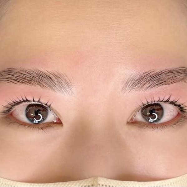 好評♪♪【ハリウッドブロウリフト】第一印象UP♪プロの手技で美しいラインの眉毛に導きます♪|Atelier Lily