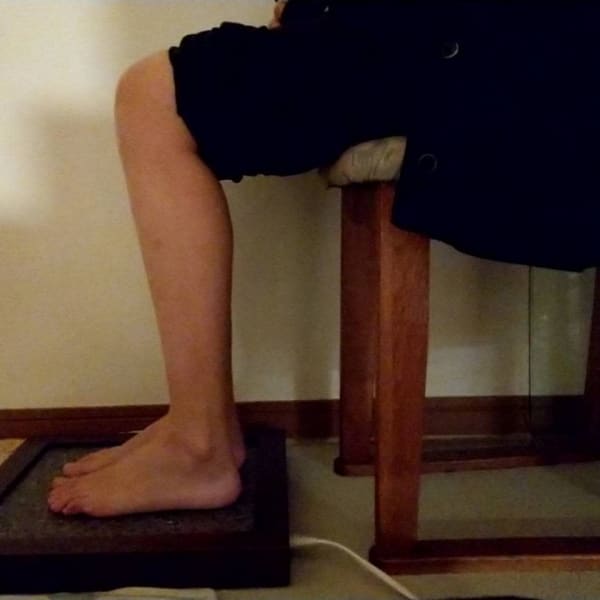 全メニュー岩盤付き◆足もとを温め巡りを良くして施術に入ります。|Naturalcare Salon De しるく