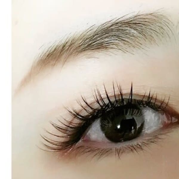 大事なイベントの前に☆【フラットラッシュ】華やかさUPでフサフサのまつげ・パッチリ目元に☆|cure n&eye