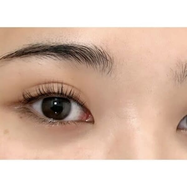 次世代まつ毛カール☆【セラムラッシュリフト】オフィスでも馴染む仕上がりで、オトナ女子を演出◎|cure.n