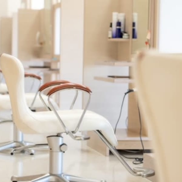 <3DBROW wax><アイブロウWAXで余分な毛をスッキリ!!>第一印象UP♪メイクも楽になる♪|ビーケアーズ ビューティー be-cares beauty