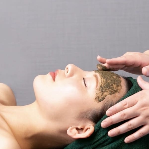 【大好評！毛穴引き締め】汚れの詰まった毛穴をハーブピーリングでキュッと引き締め《リベル/REVI公認|ハーブピーリング専門店 HERBERRY