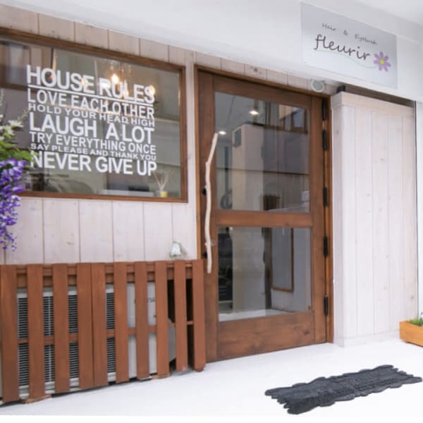 自慢のヘッドスパ☆グググッと頭皮をもみほぐすヘッドスパで血流改善♪疲れもスッキリ☆健康的に自分磨き!|Hair&Eyelash fleurir