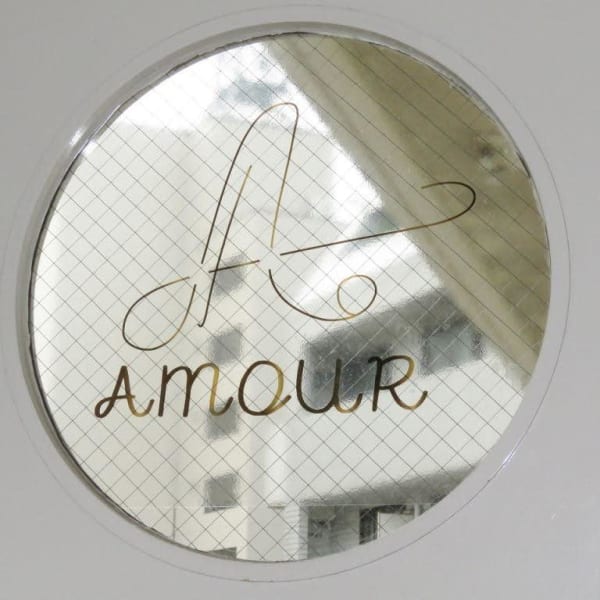 ショートネイルデザインが豊富|AMOUR