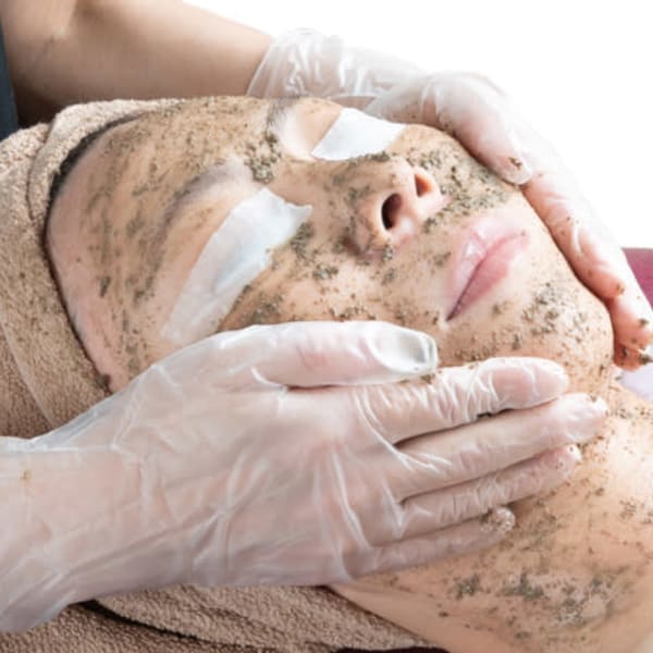 《ご新規様歓迎》当店オリジナル剥離なし!ハ-ブピ-リング☆彡憧れのうるつや素肌が叶う!!|~美肌・痩身専門店~LUPINUS hisaya