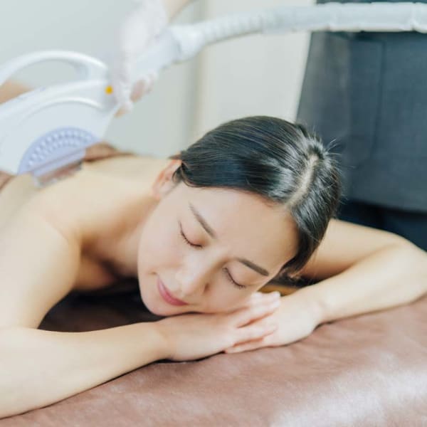 好評♪♪【レディース／メンズ全身脱毛】お肌への負担を抑えた施術で気になるムダ毛から解放されましょう♪|Slowty