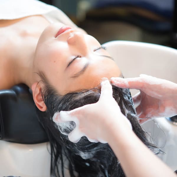 綺麗な髪のもとは頭皮から~ヘッドスパが自慢のサロン～|Varma 江坂店