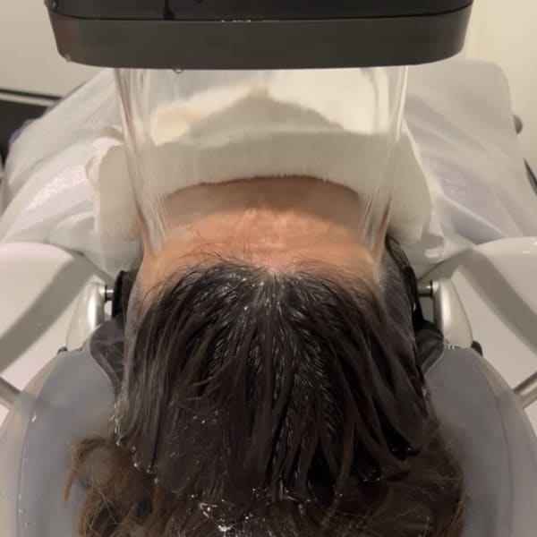 【今話題！】頭浸浴＋カット＋カラー◇魔法のバブルmarbb◇|HIKARIS 吹田店