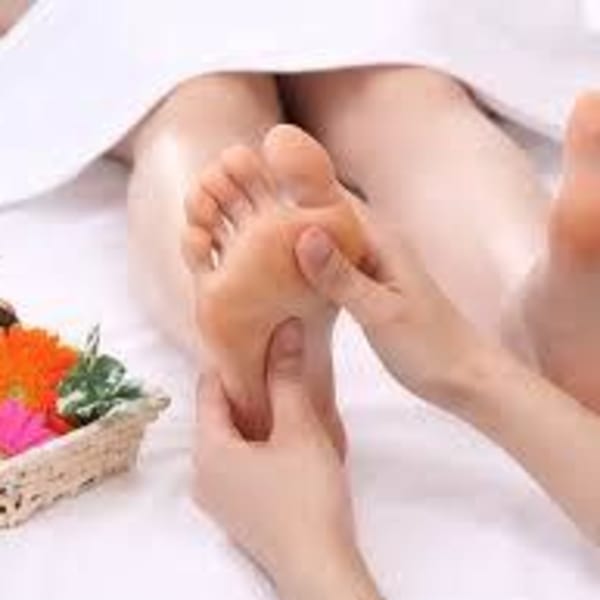 【個室・アロマバス付き】アロマリフレクソロジー|トータルビューティサロン Queen