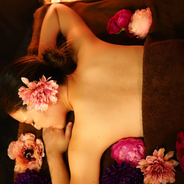 <◆4機能贅沢あて◆ラジオ波×吸い上げ×キャビ×EMS脂肪燃焼80分>むくんだボディを引き締め!!|PLATINUM AROMA横浜関内店